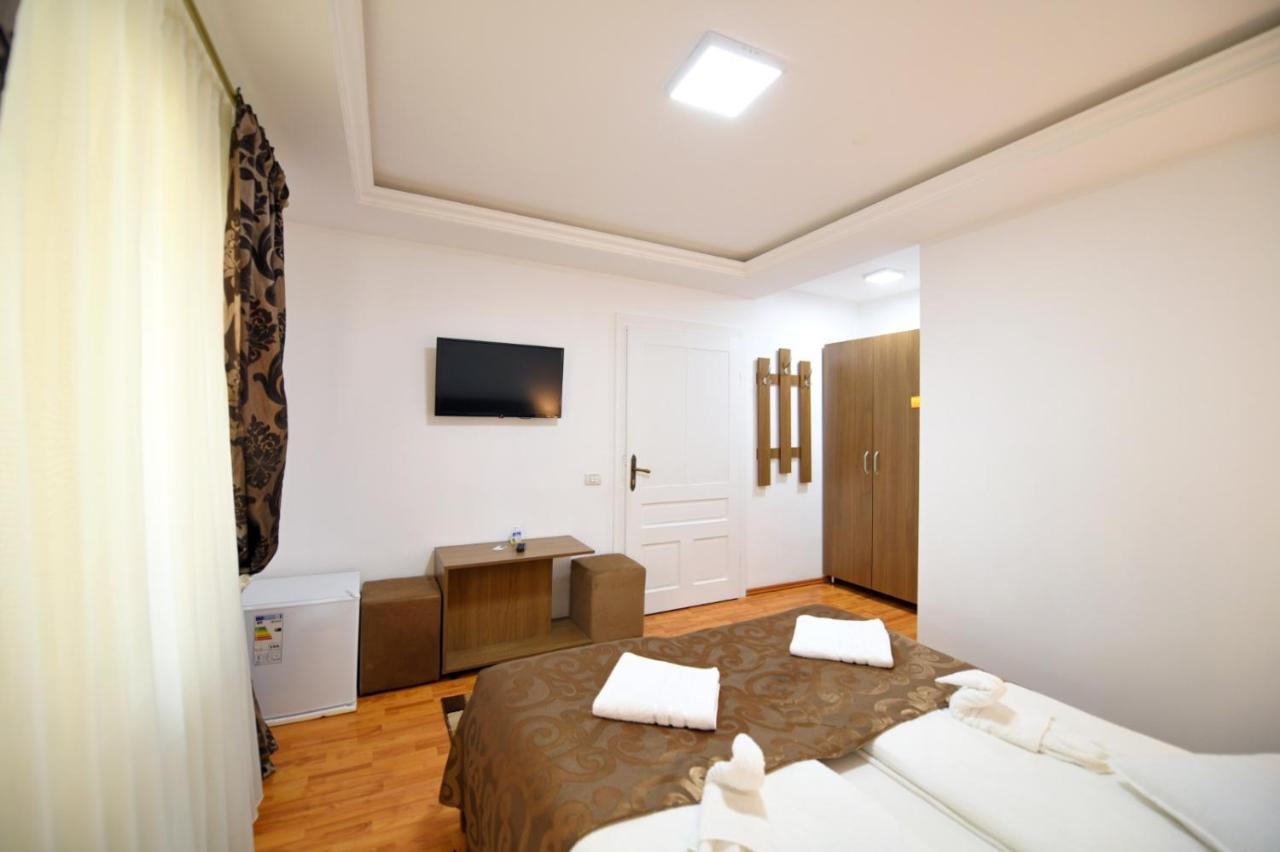 Appartamento Casa Mirandre Haţeg Esterno foto