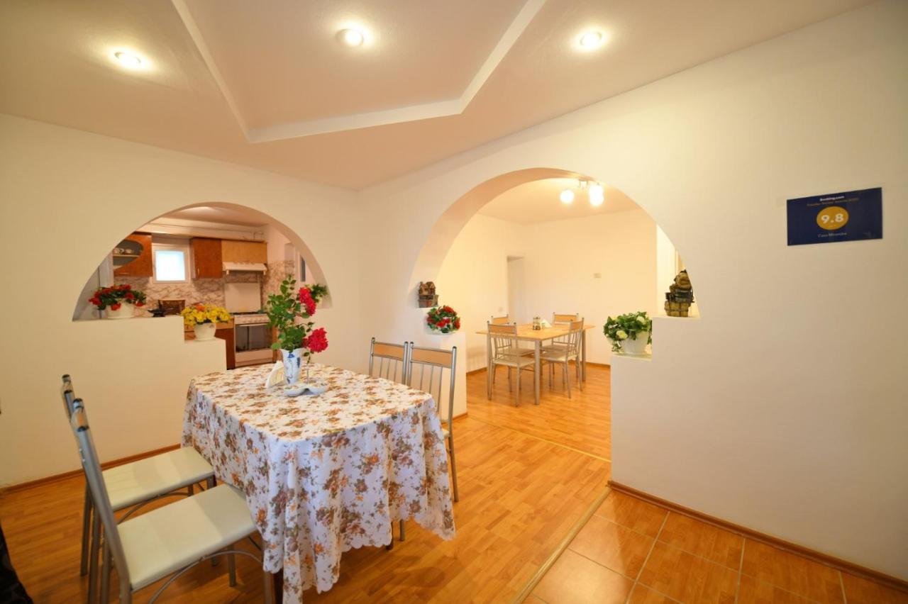Appartamento Casa Mirandre Haţeg Esterno foto
