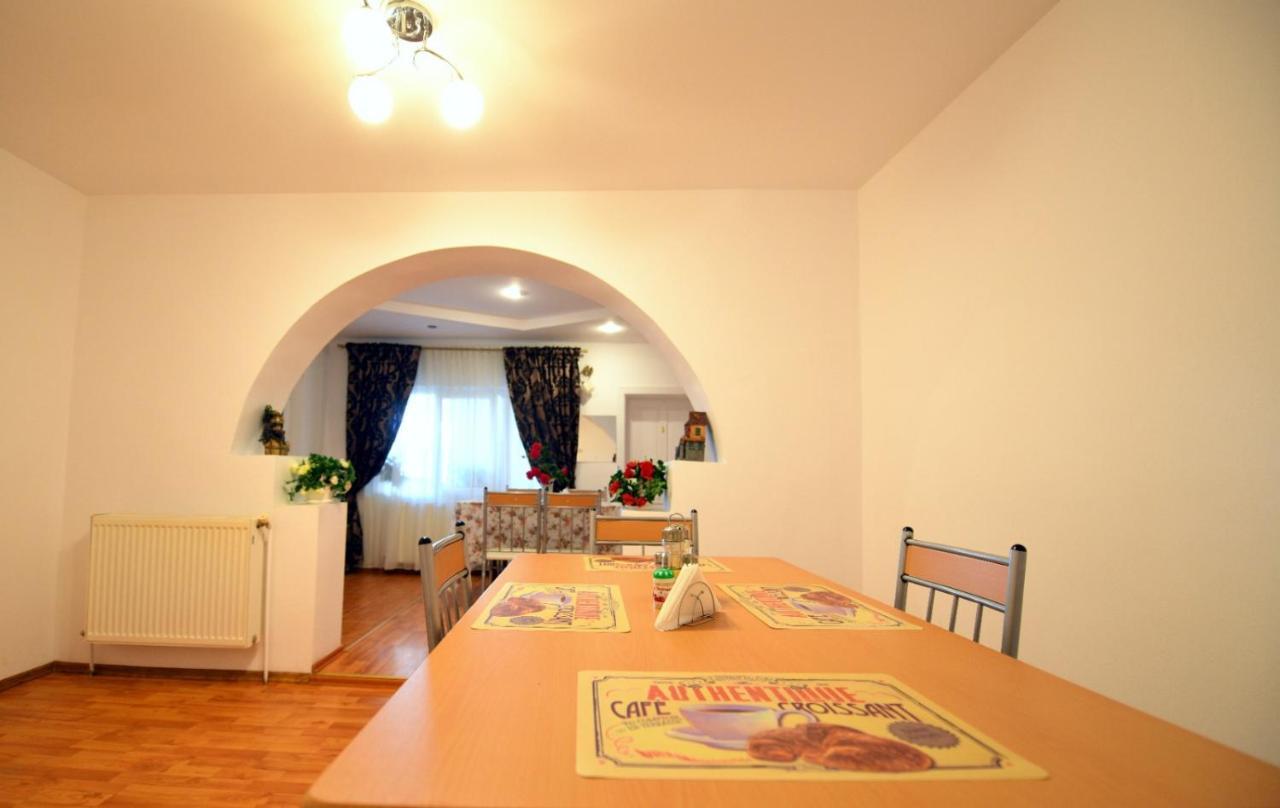 Appartamento Casa Mirandre Haţeg Esterno foto
